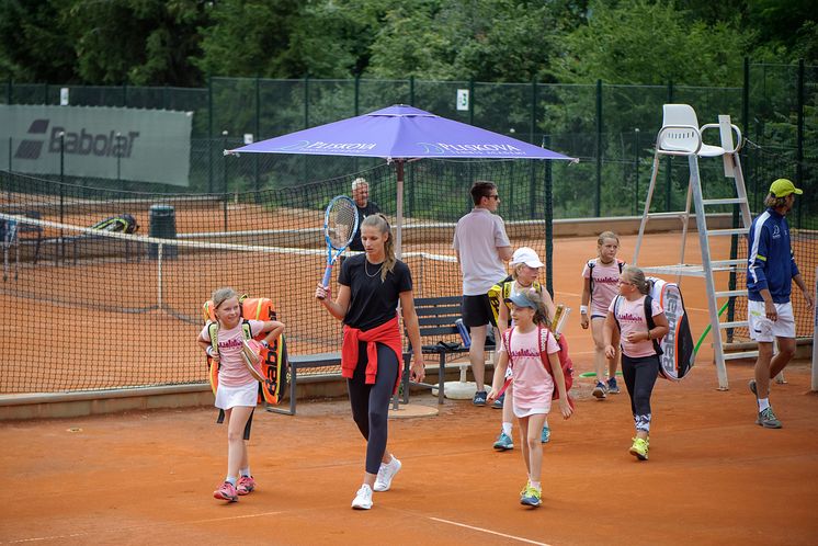 /upload/strapi-obrazky/ACA_PTA_Pliskova_with_kids_151ad3d507.jpg